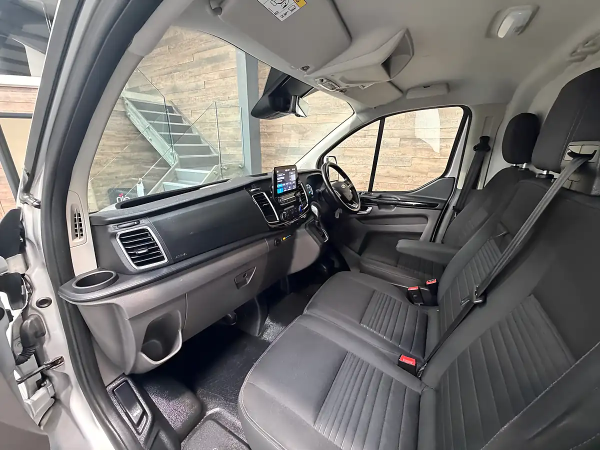 Used 2022 Ford Transit Custom Limited Moondust Silver - Interior and Exterior details 9
