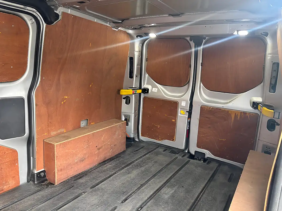 Used 2022 Ford Transit Custom Limited Silver - Interior and Exterior details 17
