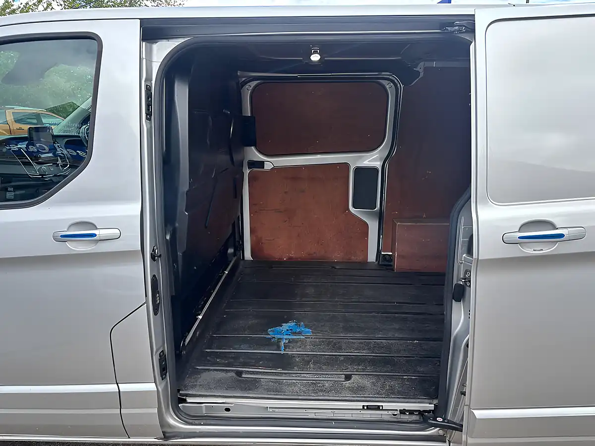Used 2022 Ford Transit Custom Limited Silver - Interior and Exterior details 18