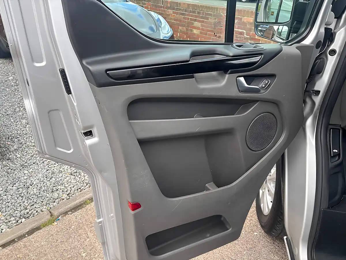 Used 2022 Ford Transit Custom Limited Silver - Interior and Exterior details 20