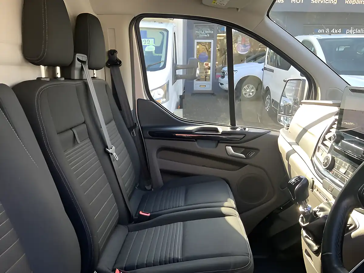 Used 2022 Ford Transit Custom Limited Silver - Interior and Exterior details 20