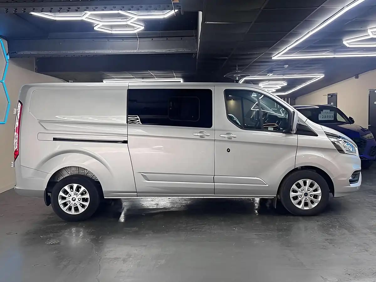 Used 2022 Ford Transit Custom Limited Silver - Interior and Exterior details 4