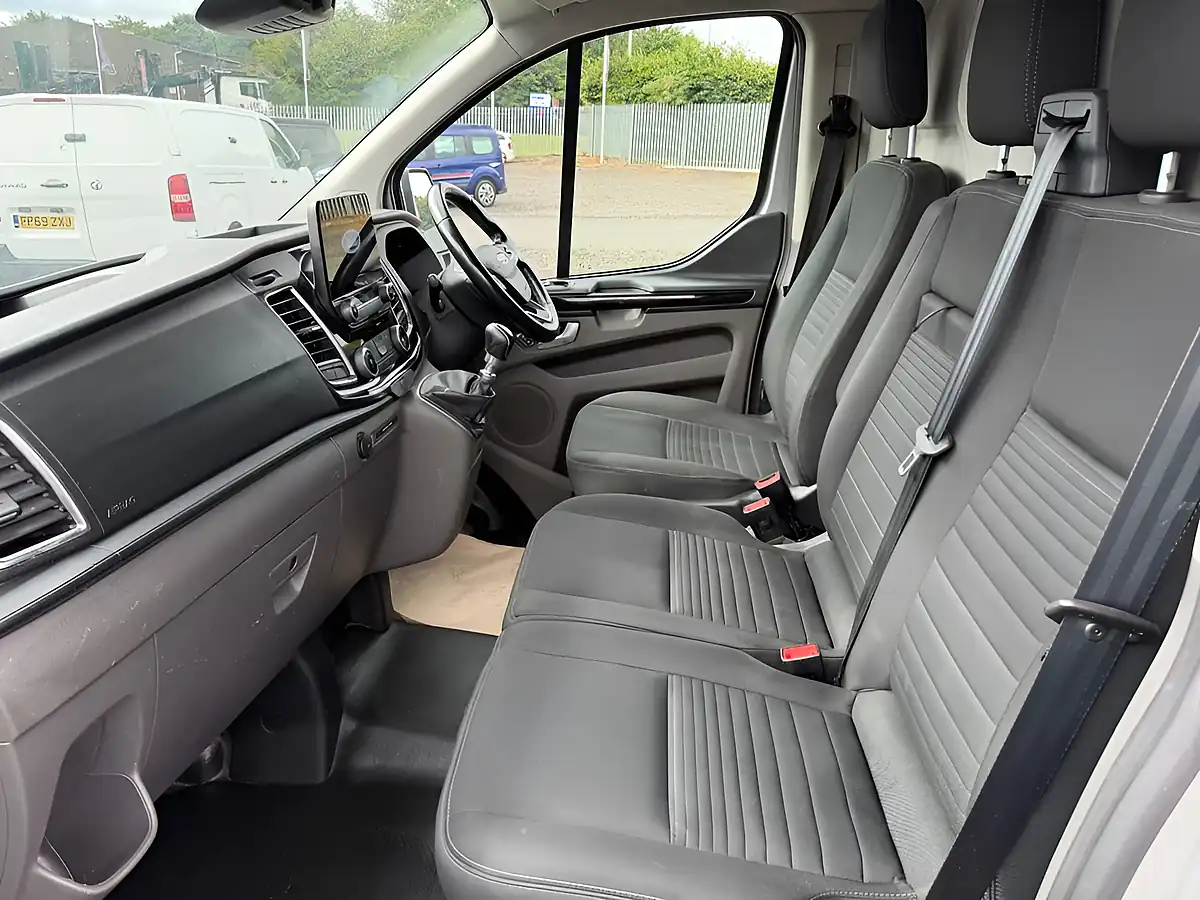 Used 2022 Ford Transit Custom Limited Silver - Interior and Exterior details 10