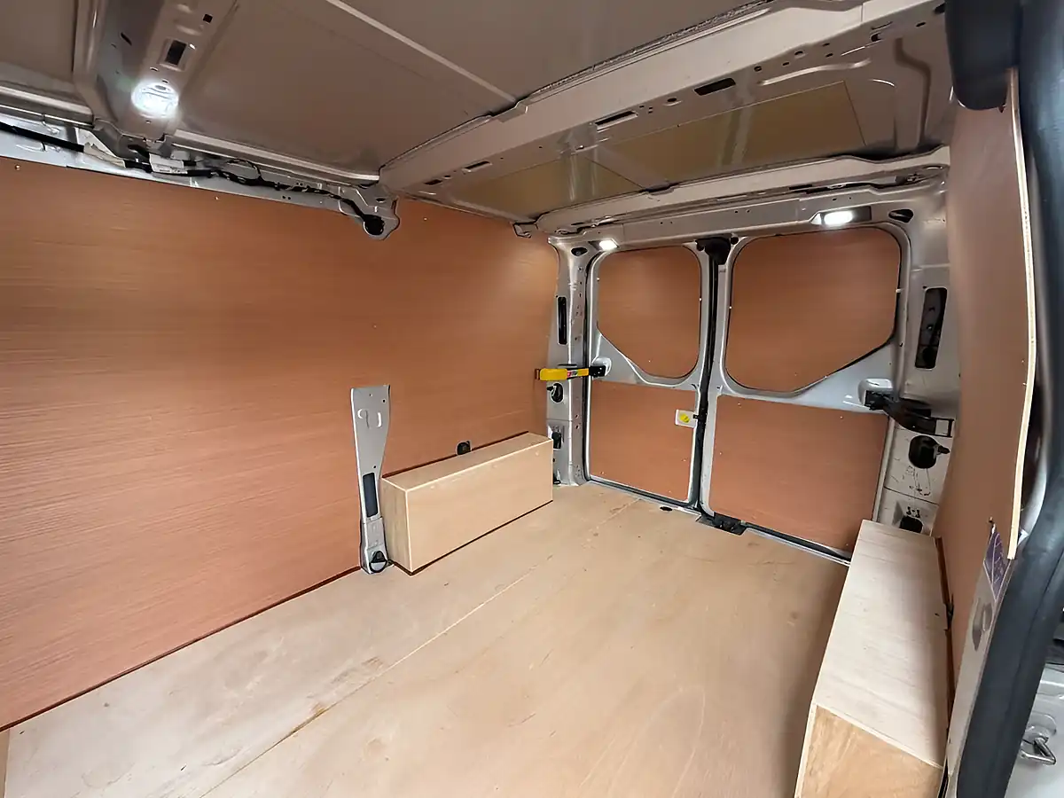 Used 2022 Ford Transit Custom Limited Silver - Interior and Exterior details 12