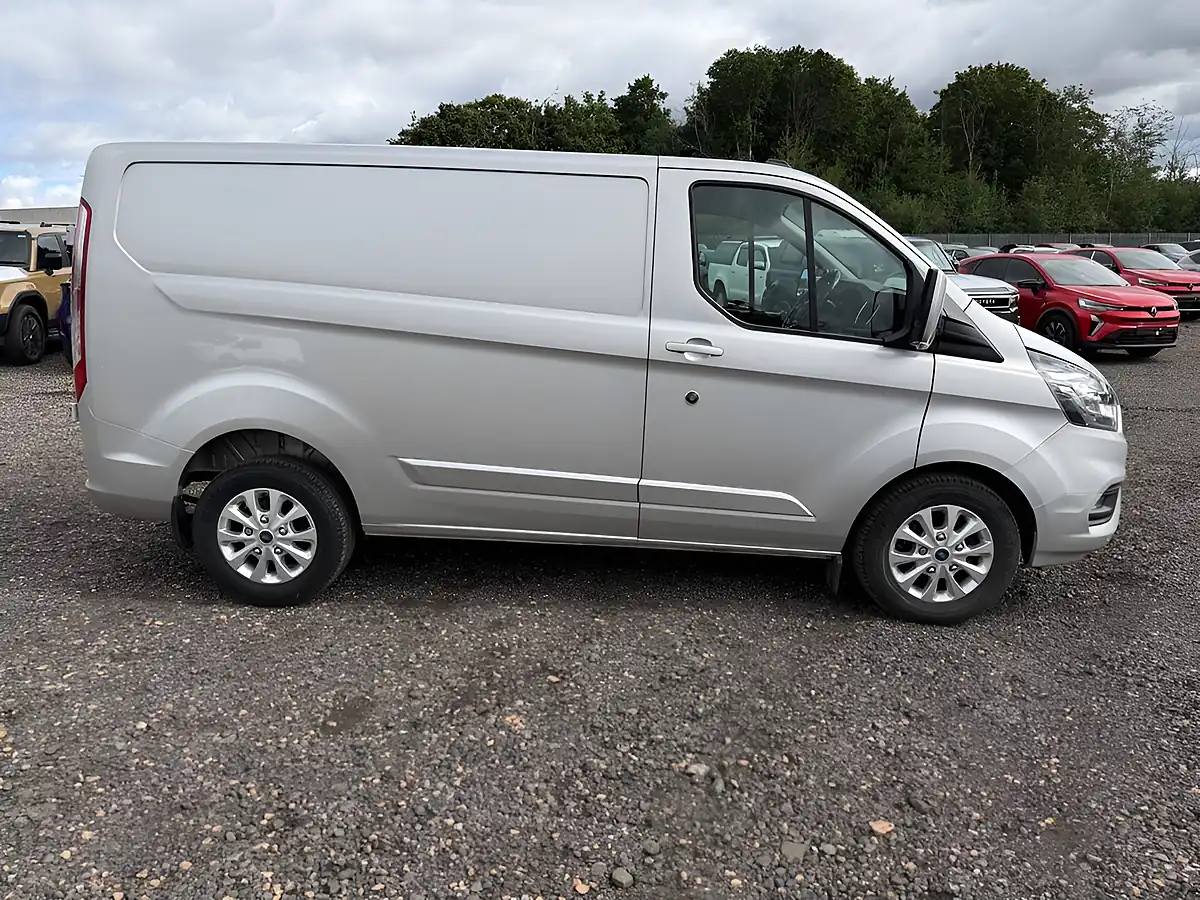 Used 2022 Ford Transit Custom Limited Silver - Interior and Exterior details 8