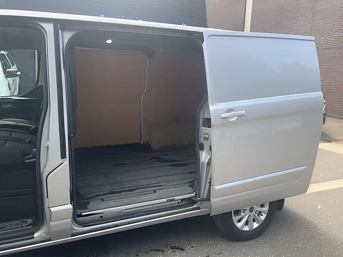 Used 2022 Ford Transit Custom Limited Silver - Interior and Exterior details 10