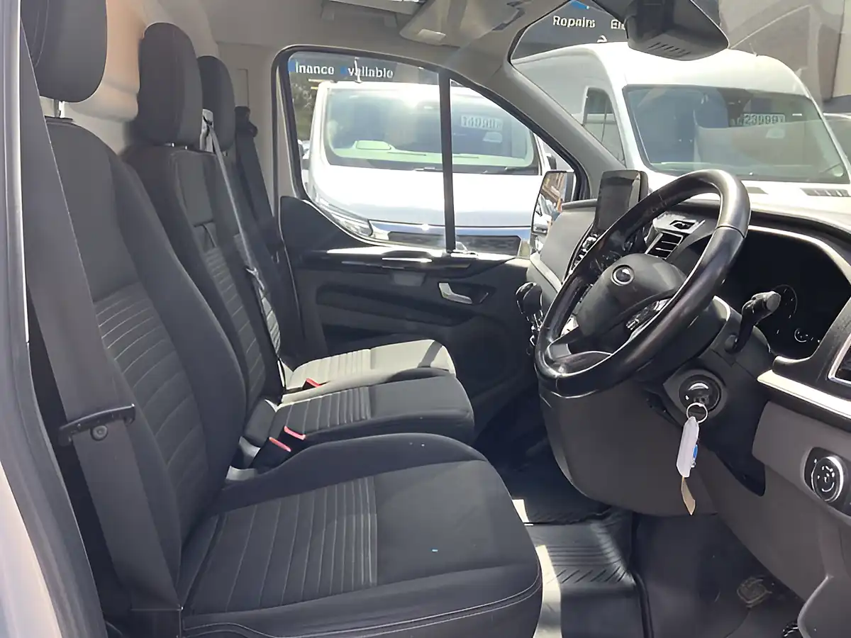 Used 2022 Ford Transit Custom Limited Silver - Interior and Exterior details 11