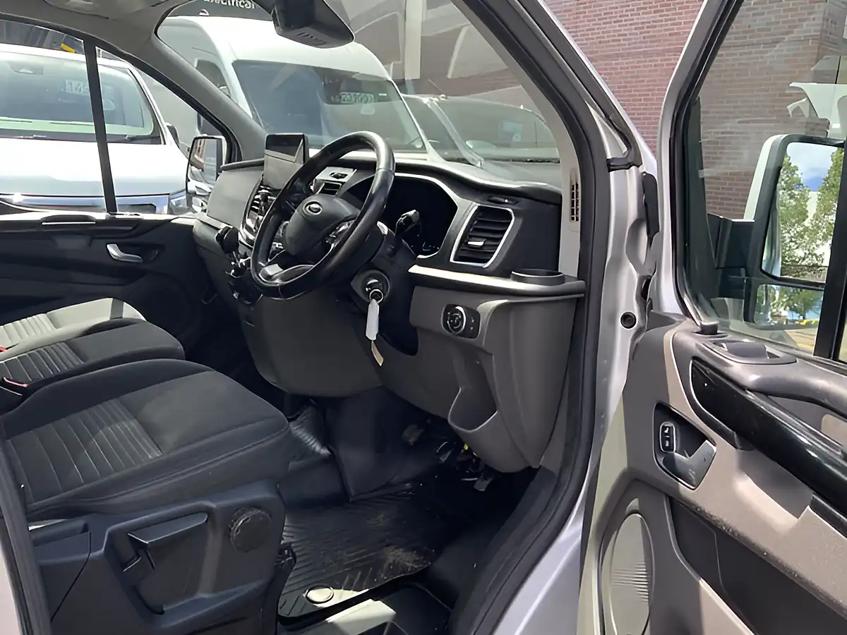 Used 2022 Ford Transit Custom Limited Silver - Interior and Exterior details 12