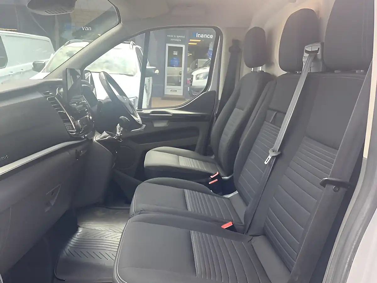 Used 2022 Ford Transit Custom Limited Silver - Interior and Exterior details 13