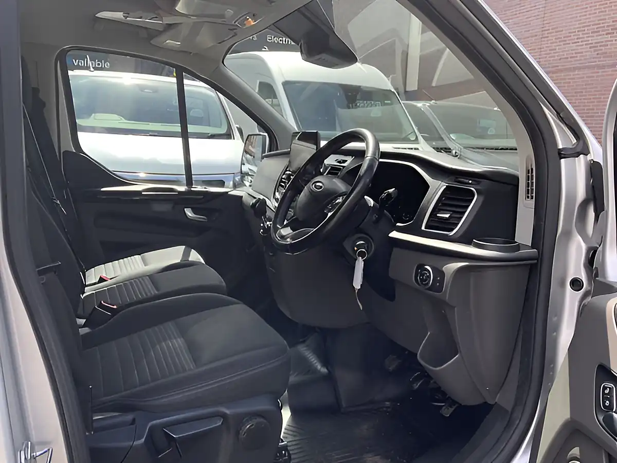Used 2022 Ford Transit Custom Limited Silver - Interior and Exterior details 17