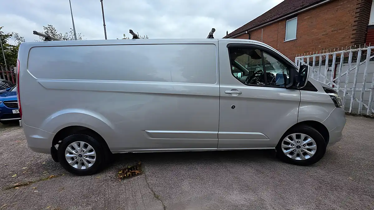 Used 2022 Ford Transit Custom Limited Silver - Interior and Exterior details 11