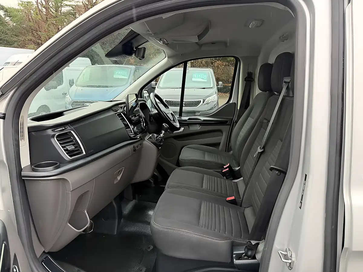 Used 2022 Ford Transit Custom Limited Silver - Interior and Exterior details 4