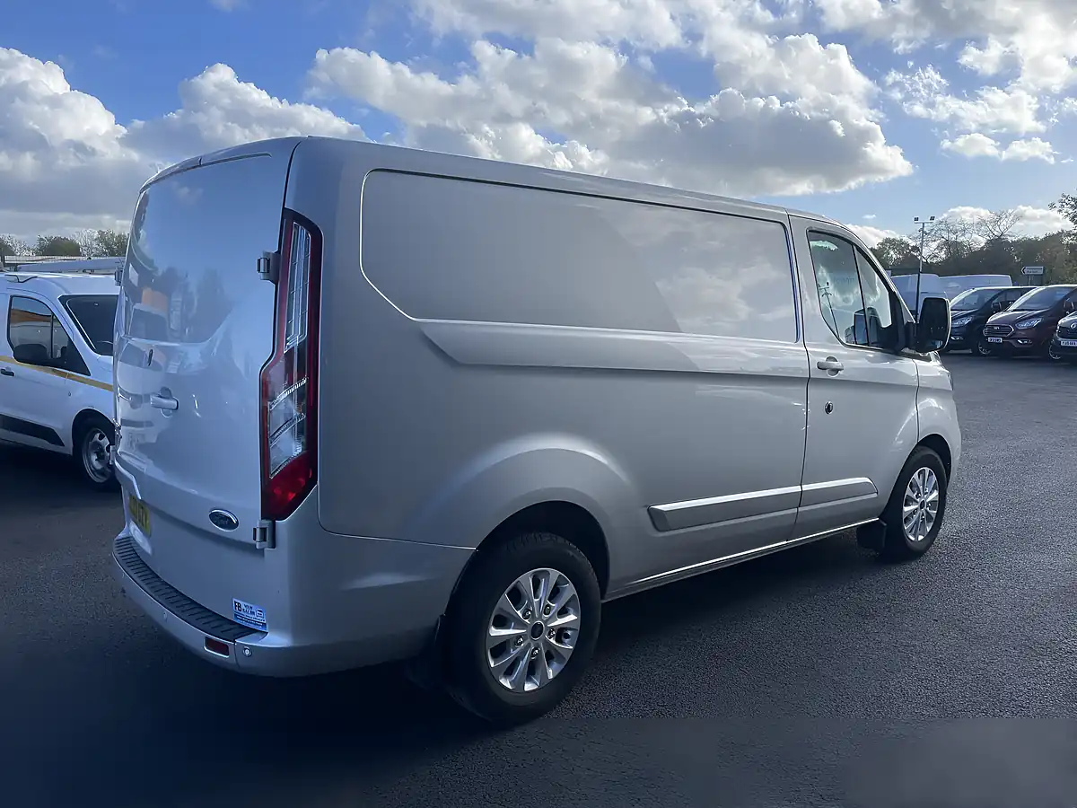 Used 2022 Ford Transit Custom Limited Swb Silver - Interior and Exterior details 7