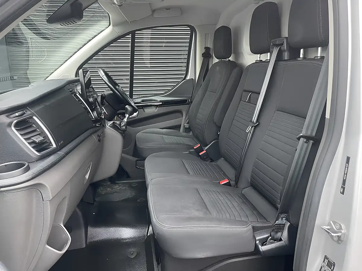 Used 2022 Ford Transit Custom Limited Swb Silver - Interior and Exterior details 15