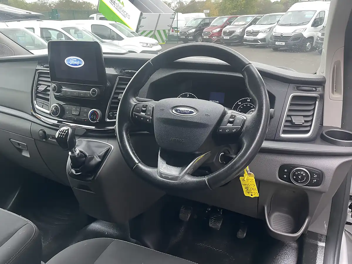 Used 2022 Ford Transit Custom Limited Swb Silver - Interior and Exterior details 8