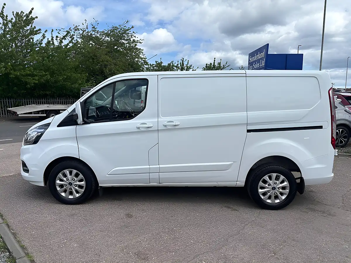 Used 2022 Ford Transit Custom Limited White - Interior and Exterior details 10