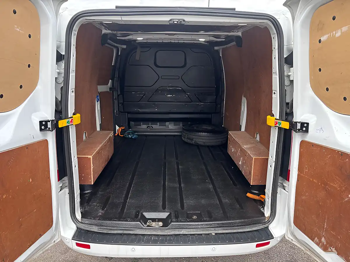 Used 2022 Ford Transit Custom Limited White - Interior and Exterior details 14