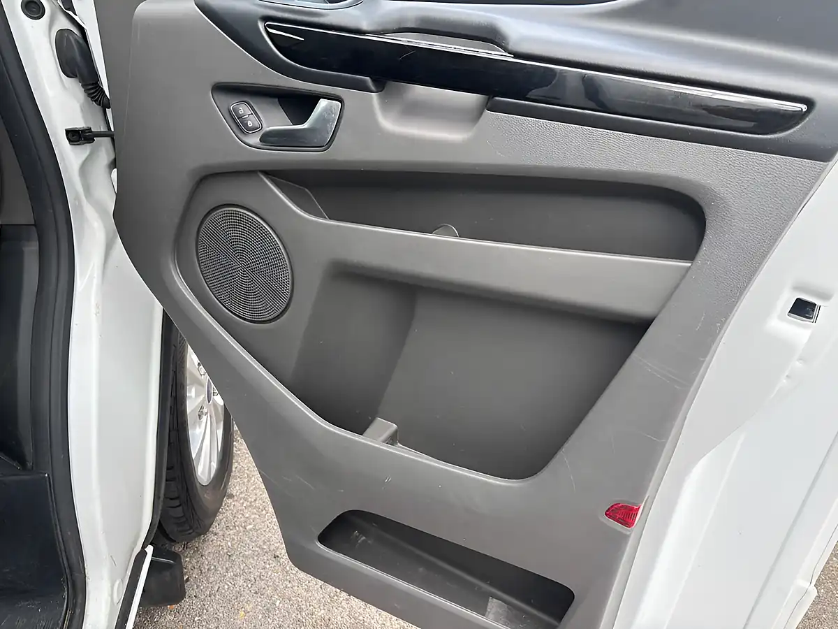 Used 2022 Ford Transit Custom Limited White - Interior and Exterior details 15