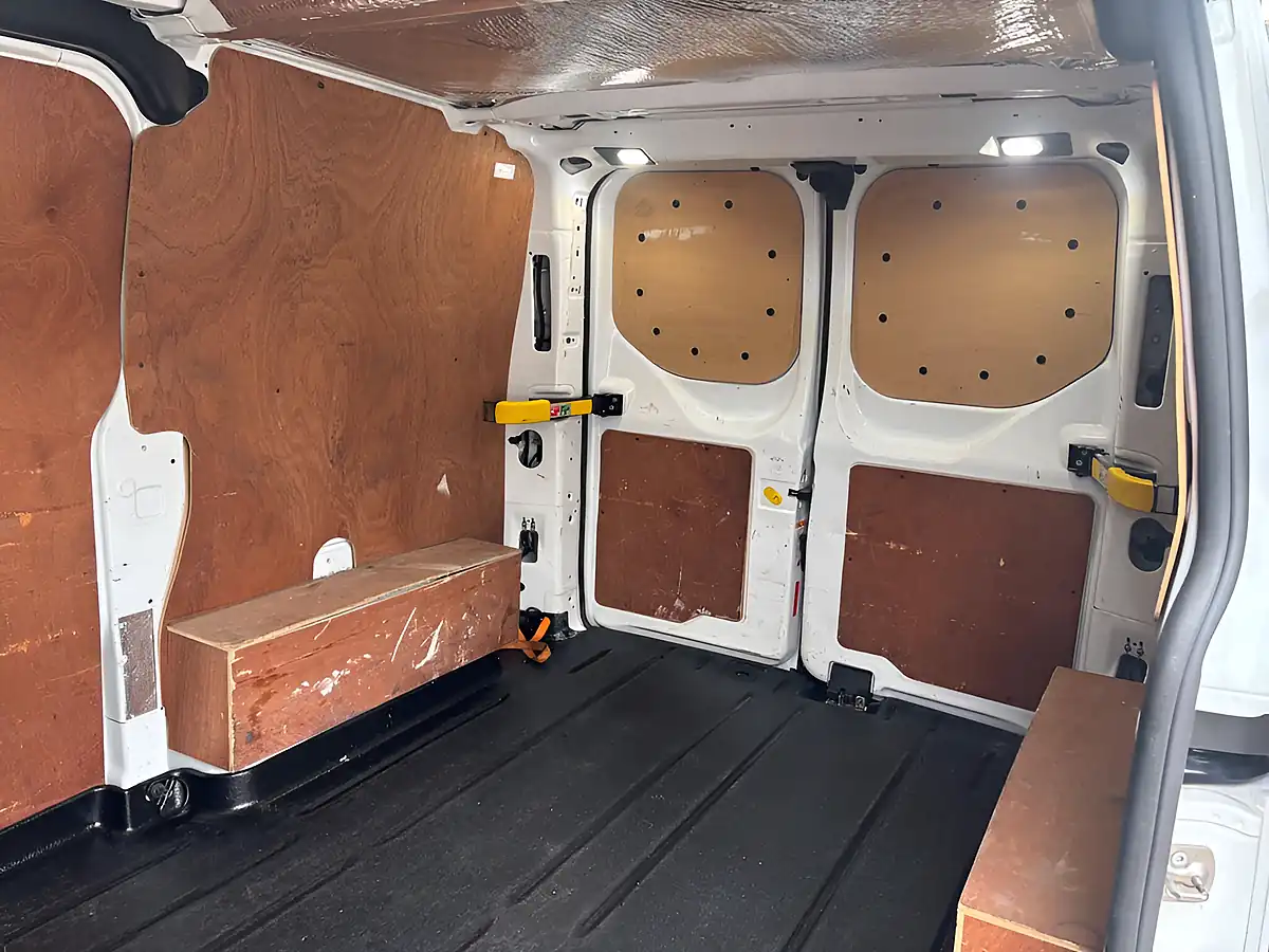 Used 2022 Ford Transit Custom Limited White - Interior and Exterior details 18