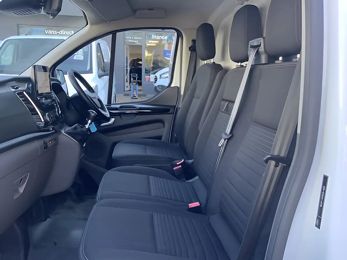 Used 2022 Ford Transit Custom Limited White - Interior and Exterior details 18