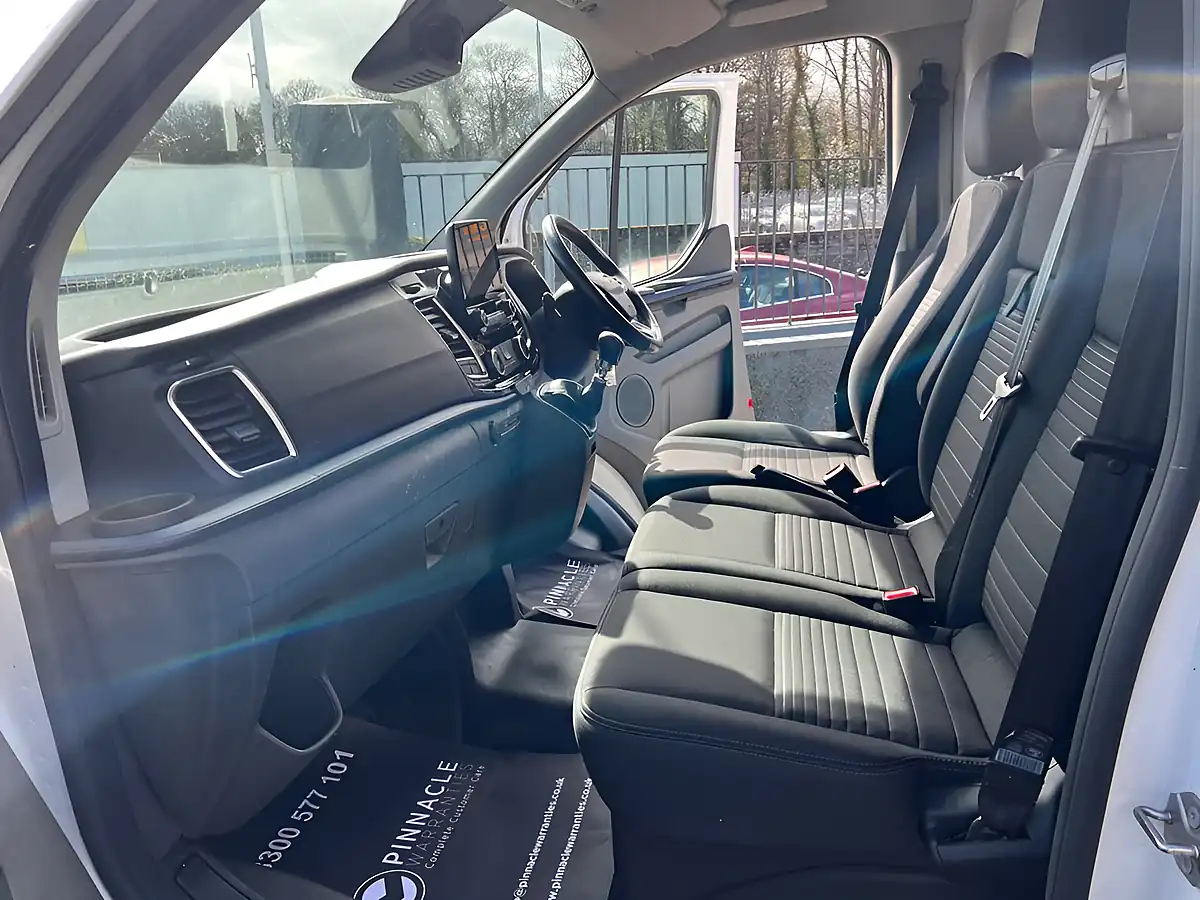 Used 2022 Ford Transit Custom Limited White - Interior and Exterior details 13