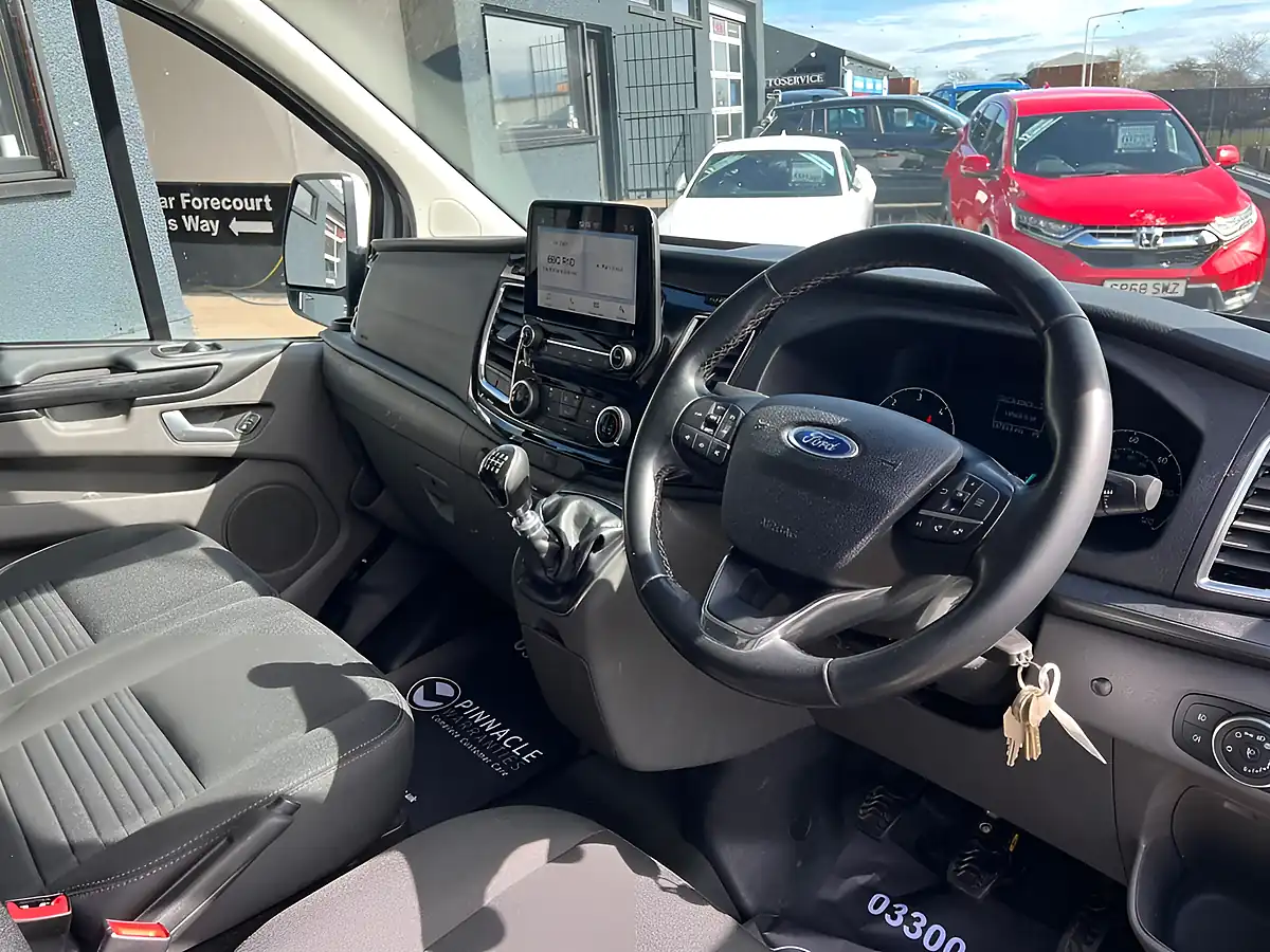 Used 2022 Ford Transit Custom Limited White - Interior and Exterior details 16