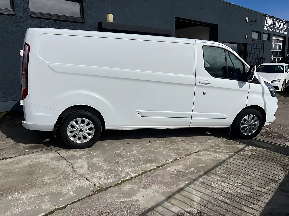 Used 2022 Ford Transit Custom Limited White - Interior and Exterior details 4