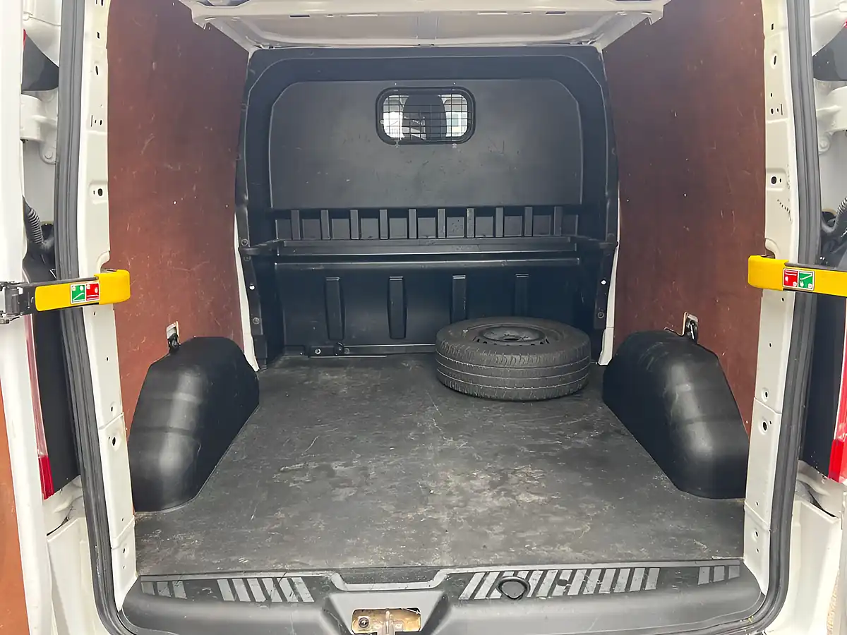 Used 2022 Ford Transit Custom Limited White - Interior and Exterior details 11