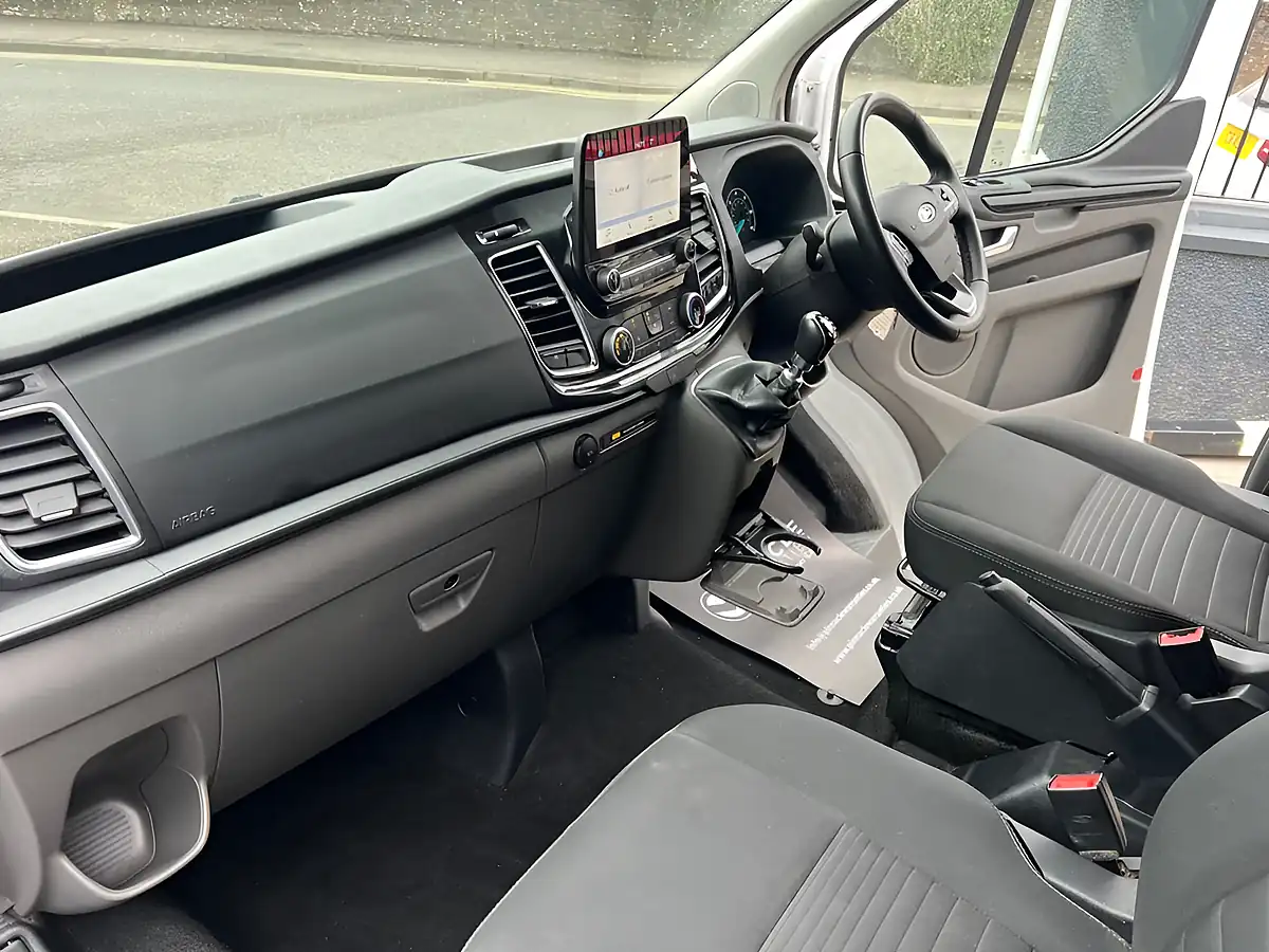 Used 2022 Ford Transit Custom Limited White - Interior and Exterior details 15