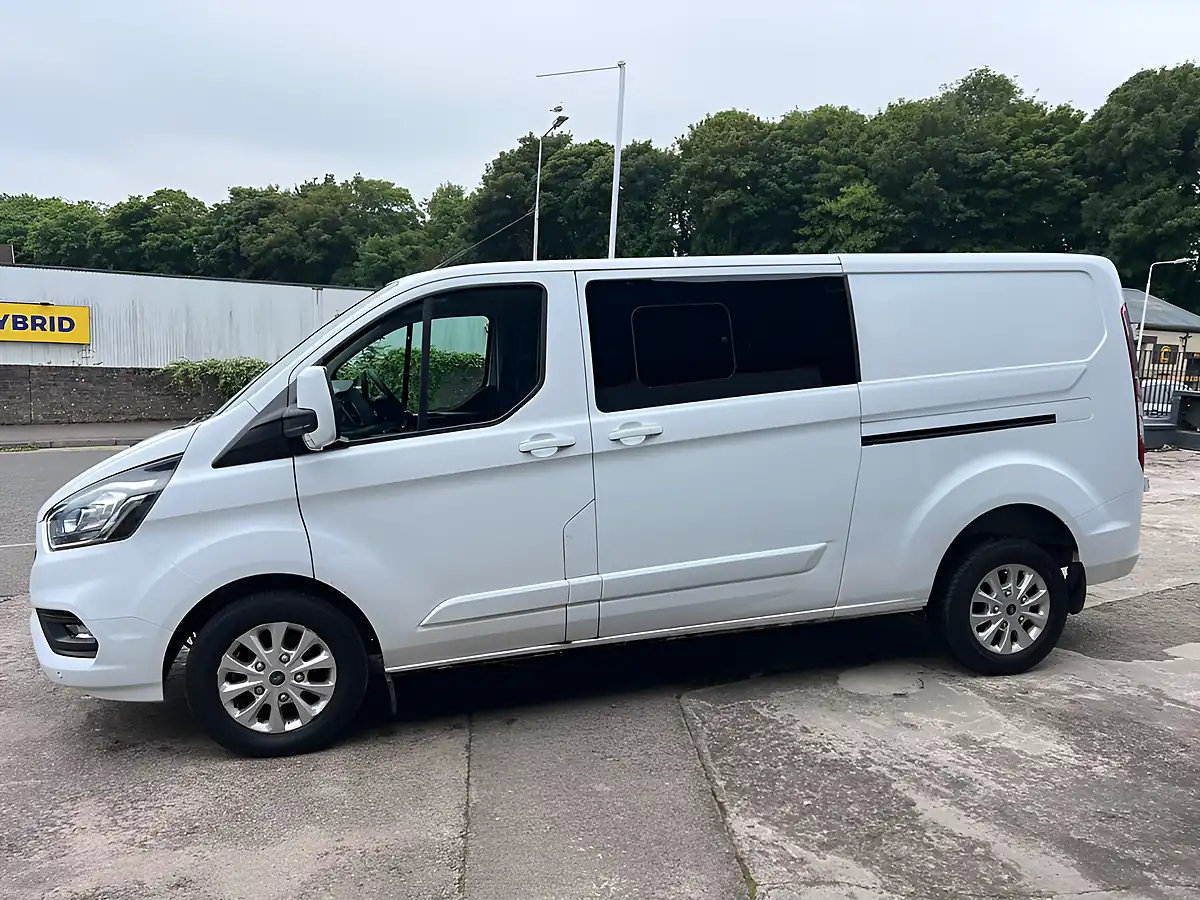 Used 2022 Ford Transit Custom Limited White - Interior and Exterior details 7