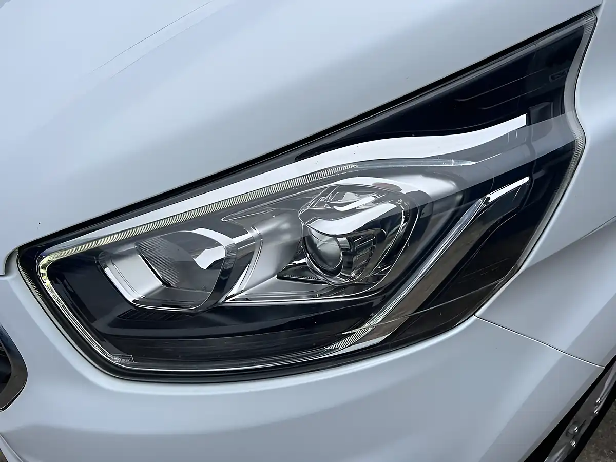 Used 2022 Ford Transit Custom Limited White - Interior and Exterior details 9