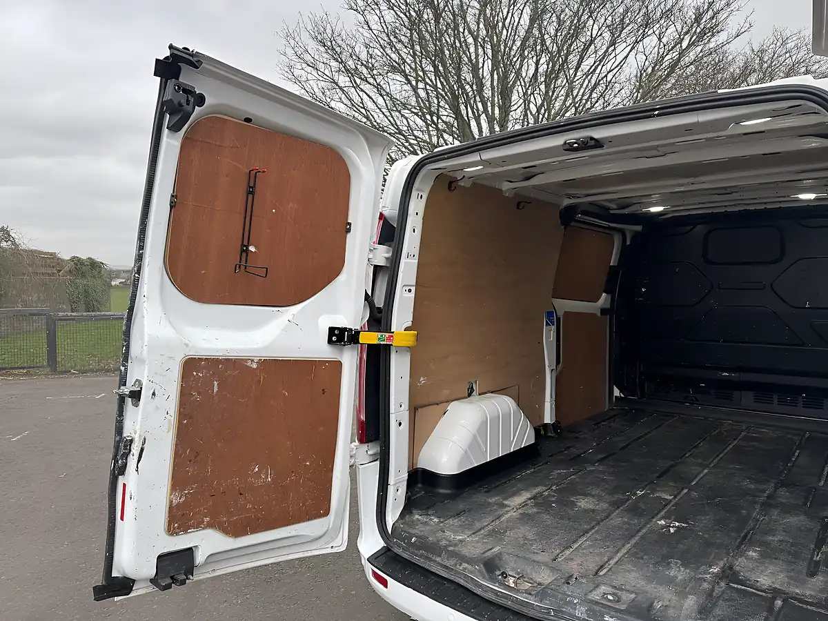 Used 2022 Ford Transit Custom Limited White - Interior and Exterior details 16