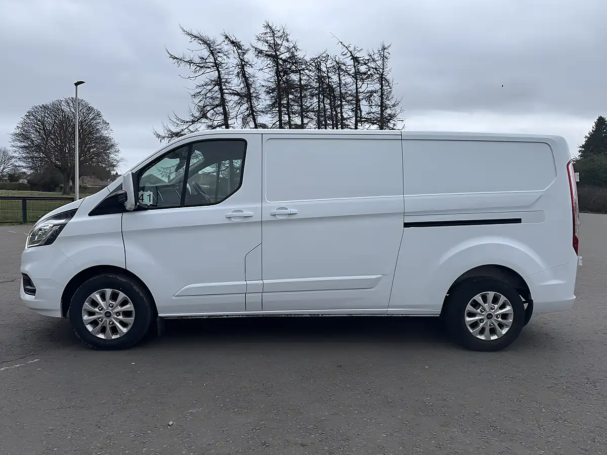 Used 2022 Ford Transit Custom Limited White - Interior and Exterior details 4