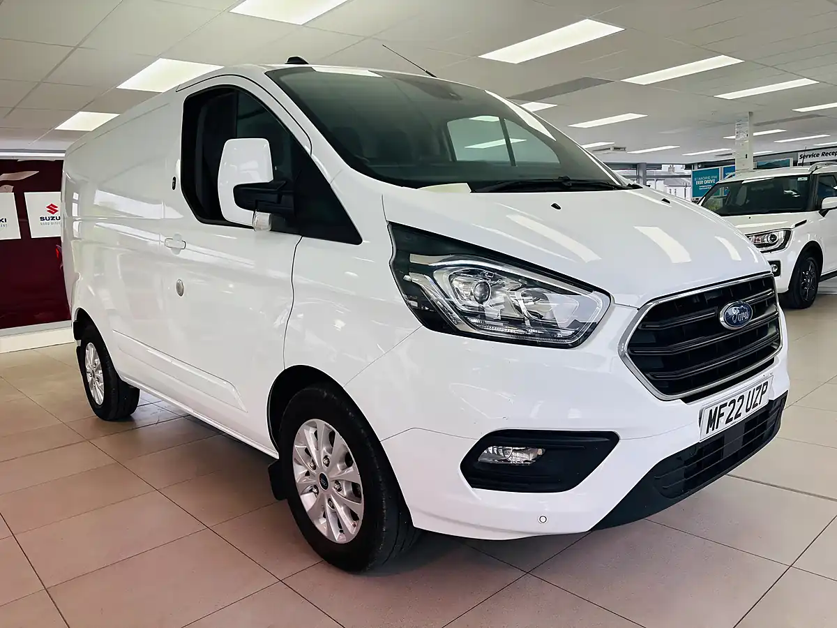 Used 2022 Ford Transit Custom Limited White - Front View