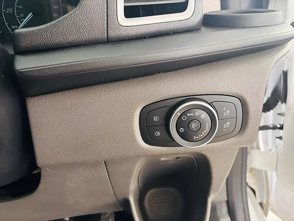 Used 2022 Ford Transit Custom Limited White - Interior and Exterior details 19