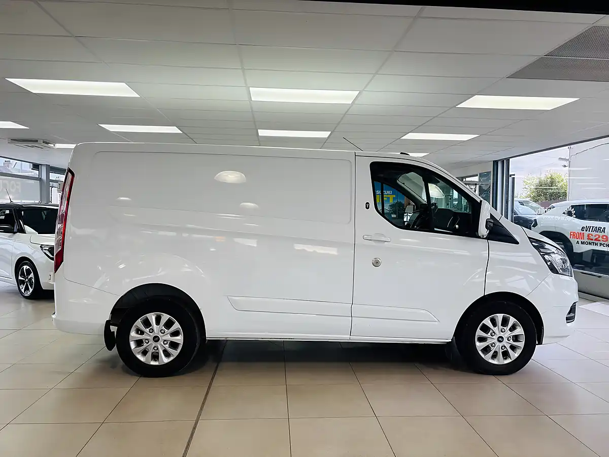 Used 2022 Ford Transit Custom Limited White - Interior and Exterior details 8