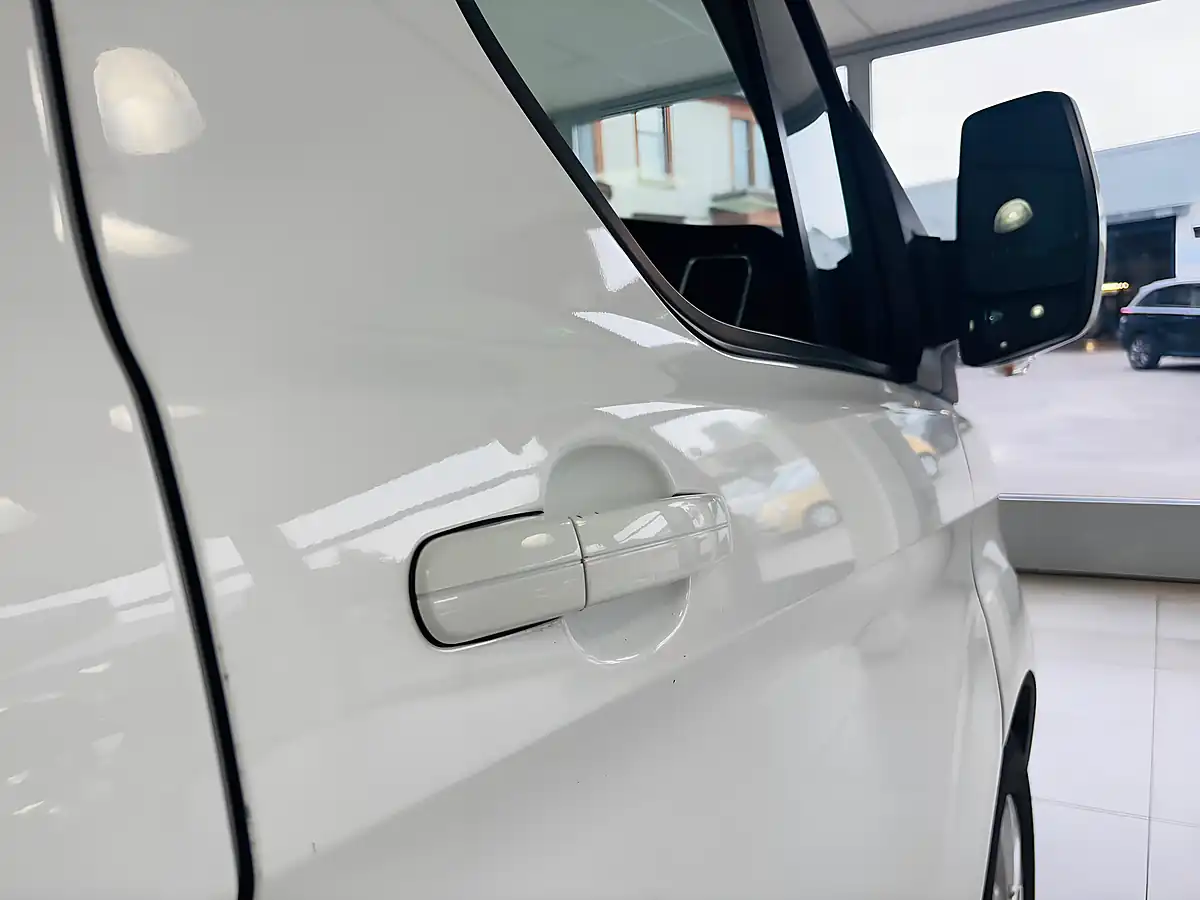 Used 2022 Ford Transit Custom Limited White - Interior and Exterior details 9