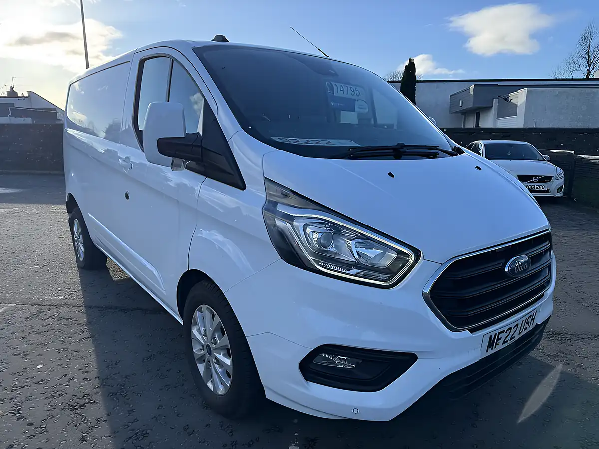 Used 2022 Ford Transit Custom Limited White - Front View