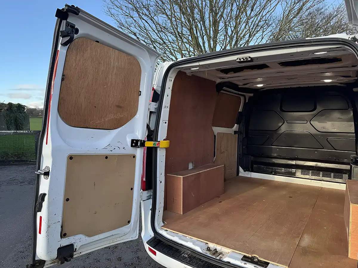 Used 2022 Ford Transit Custom Limited White - Interior and Exterior details 11