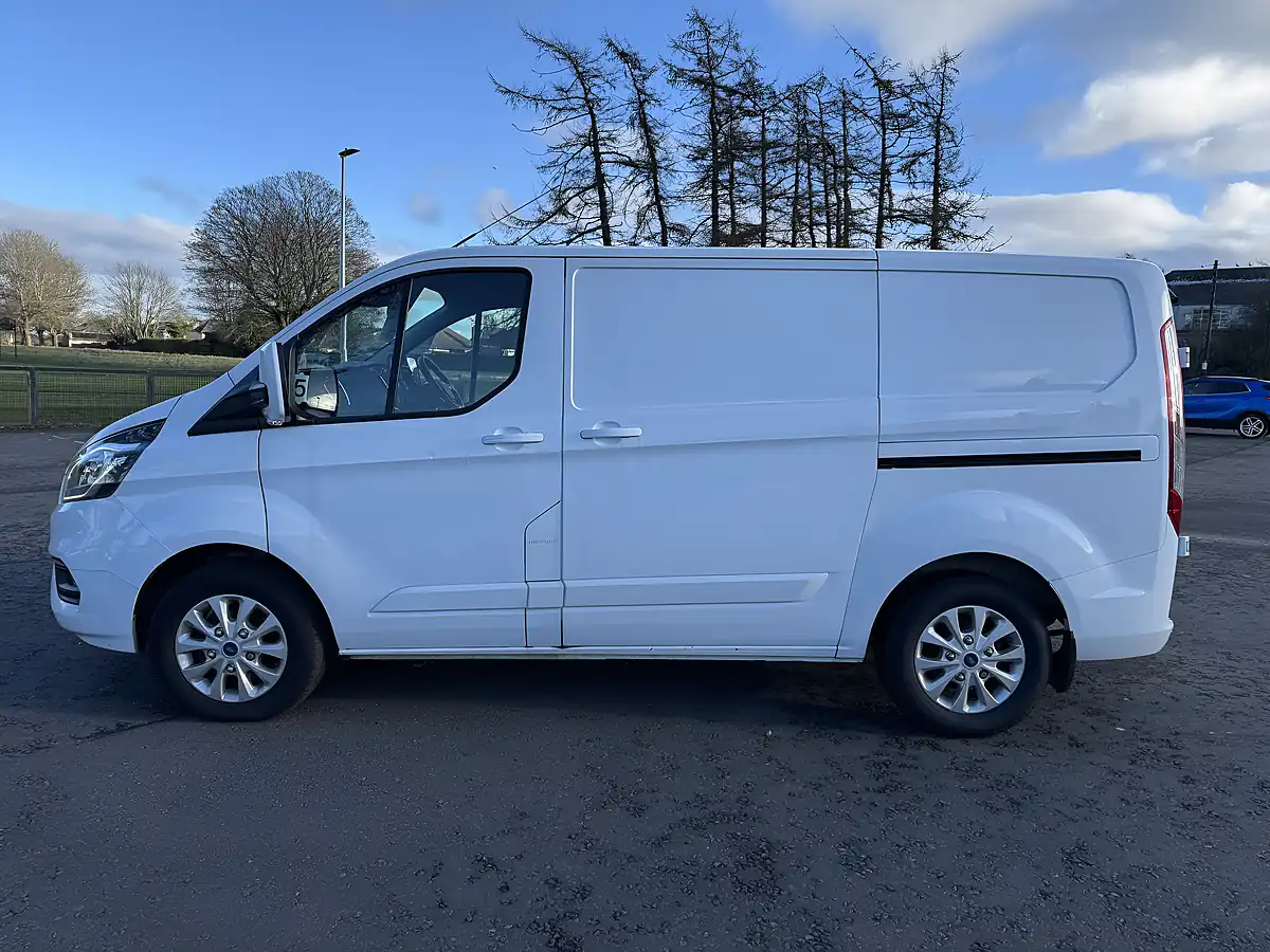 Used 2022 Ford Transit Custom Limited White - Interior and Exterior details 4
