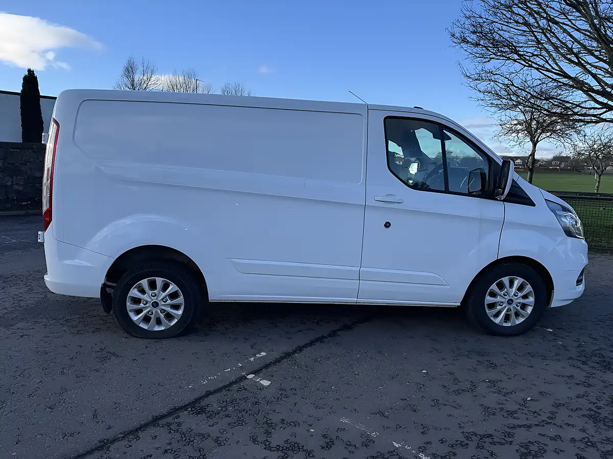 Used 2022 Ford Transit Custom Limited White - Interior and Exterior details 9