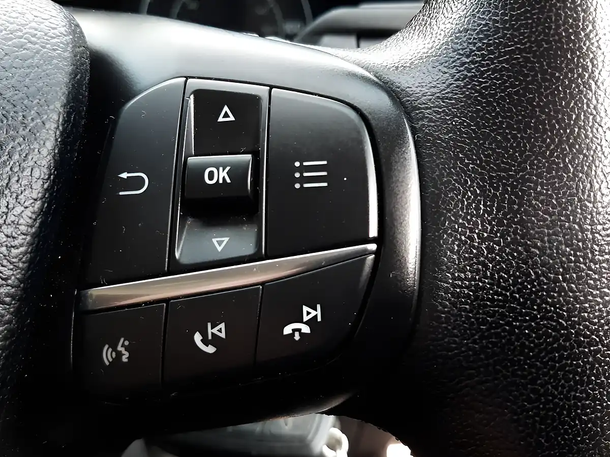 Used 2022 Ford Transit Custom Limited White - Interior and Exterior details 16