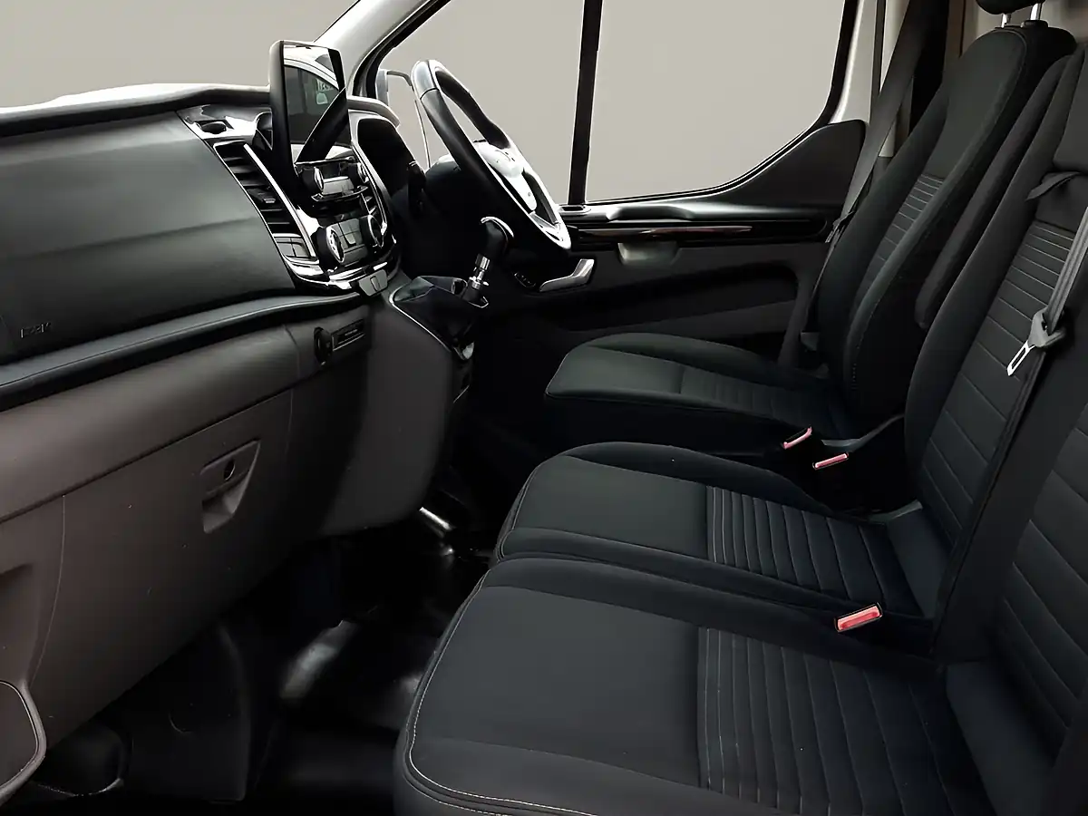 Used 2022 Ford Transit Custom Limited White - Interior and Exterior details 8