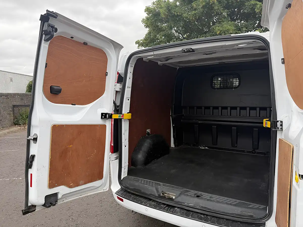 Used 2022 Ford Transit Custom Limited White - Interior and Exterior details 10