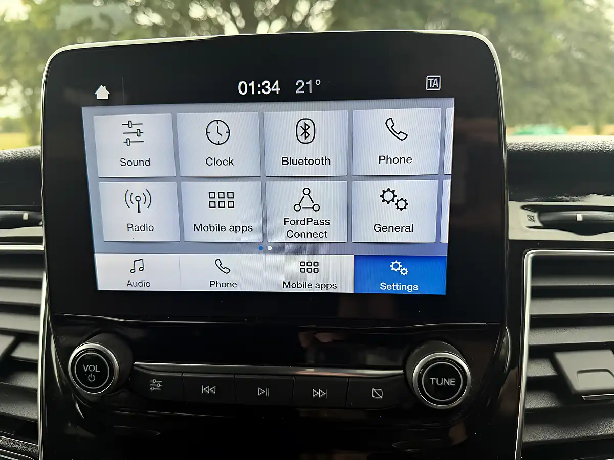 Used 2022 Ford Transit Custom Limited White - Interior and Exterior details 15