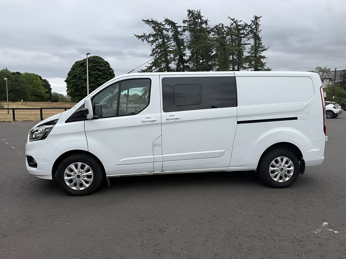 Used 2022 Ford Transit Custom Limited White - Interior and Exterior details 4
