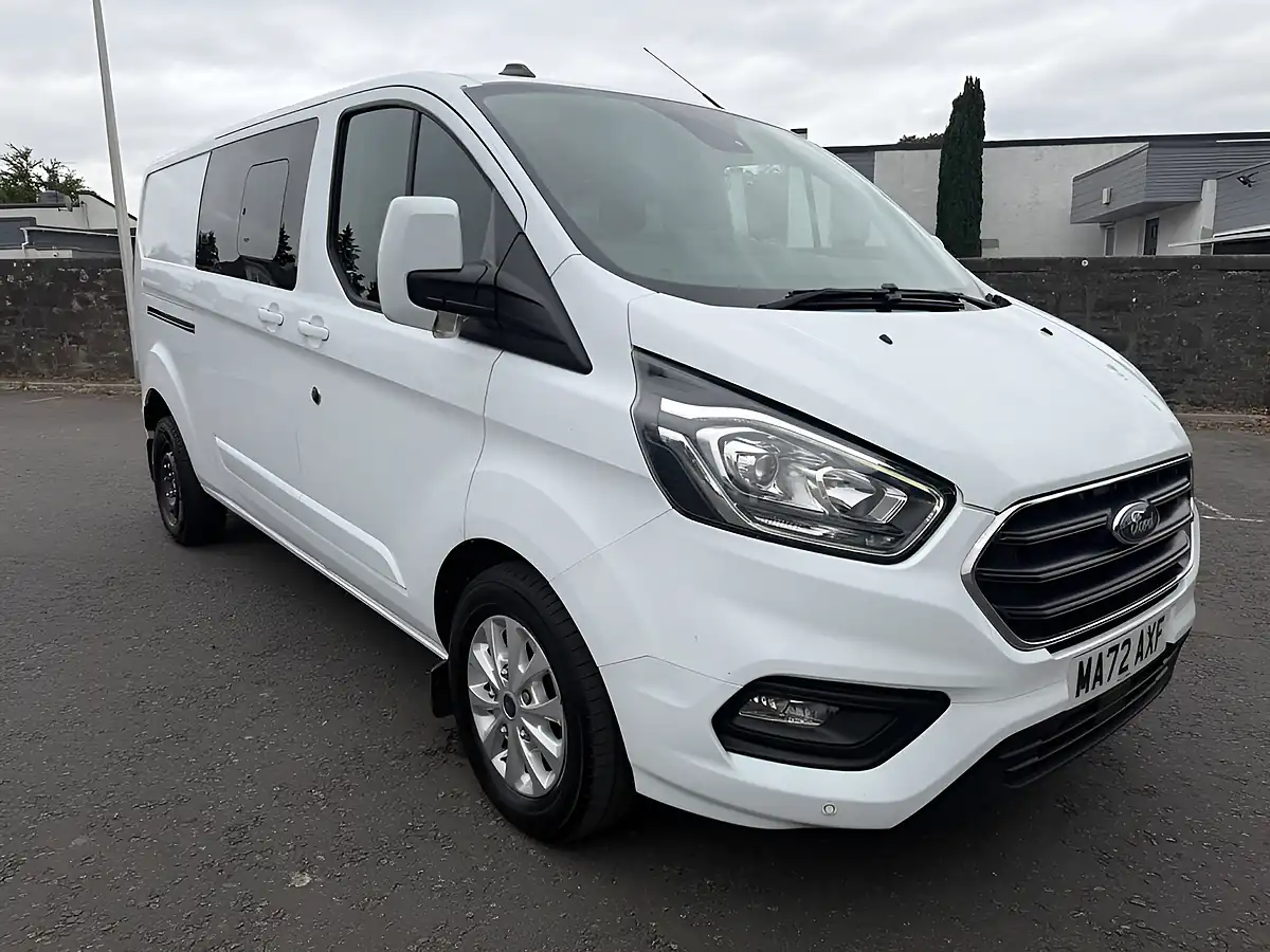 Used 2022 Ford Transit Custom Limited White - Front View