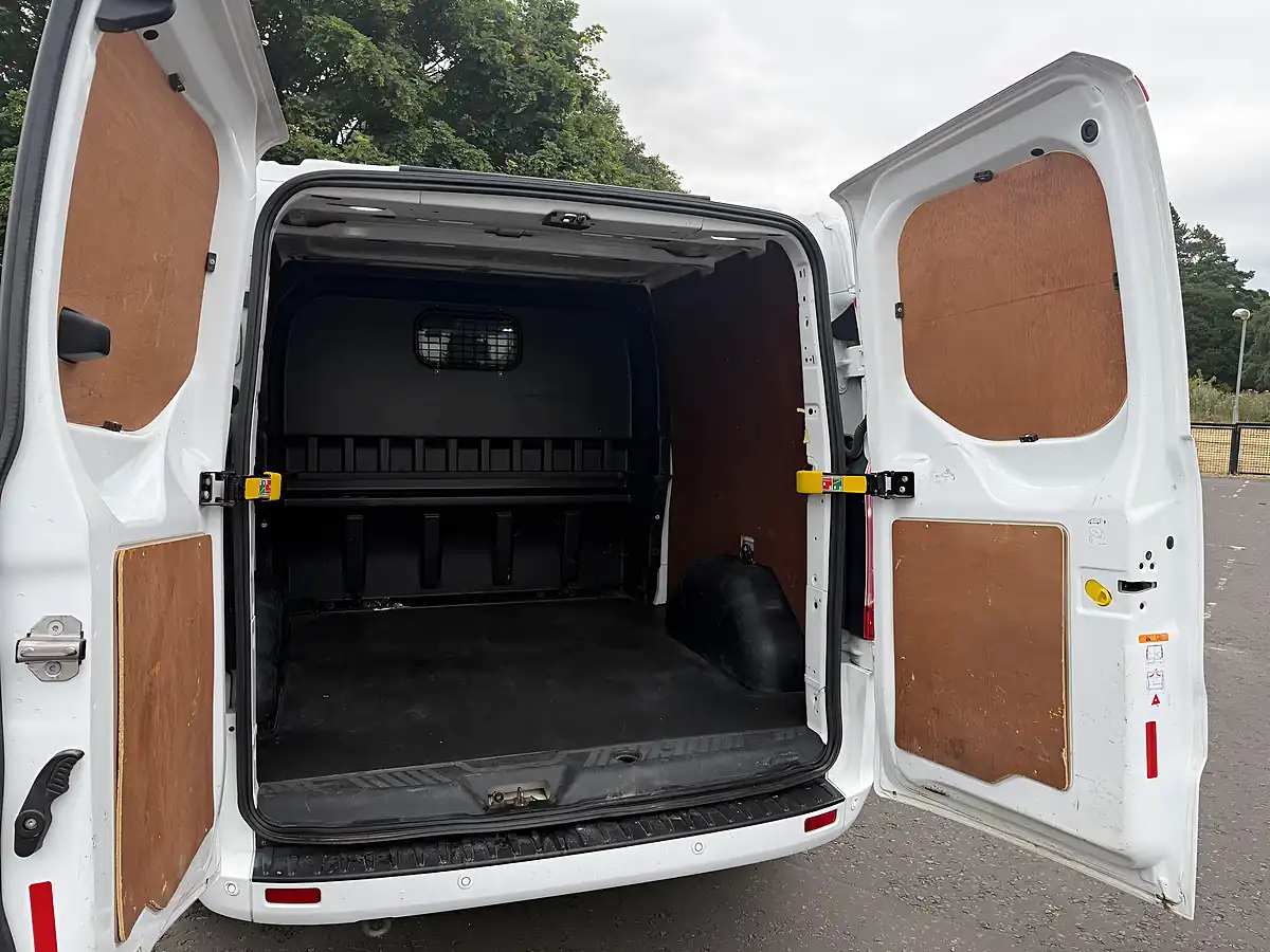 Used 2022 Ford Transit Custom Limited White - Interior and Exterior details 10