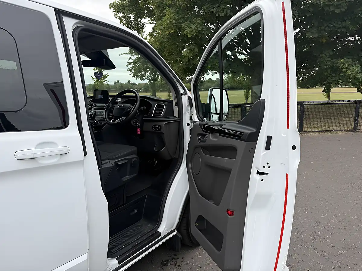 Used 2022 Ford Transit Custom Limited White - Interior and Exterior details 12