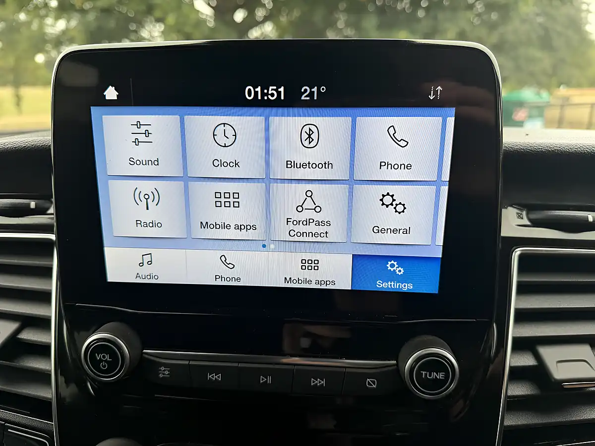 Used 2022 Ford Transit Custom Limited White - Interior and Exterior details 14